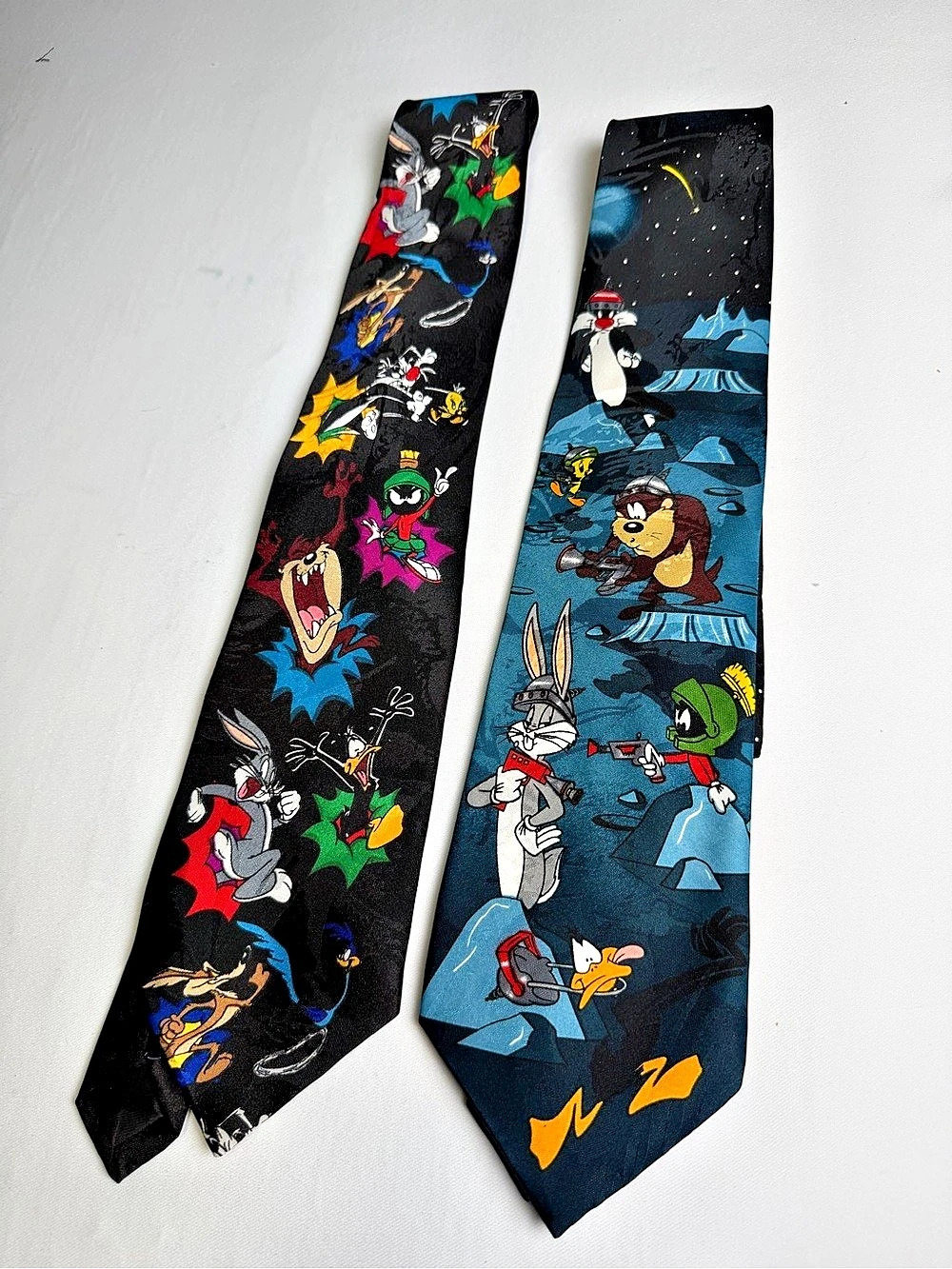 2 Fun Warner Bros. Looney Tunes Ties - Black with Colorful Characters